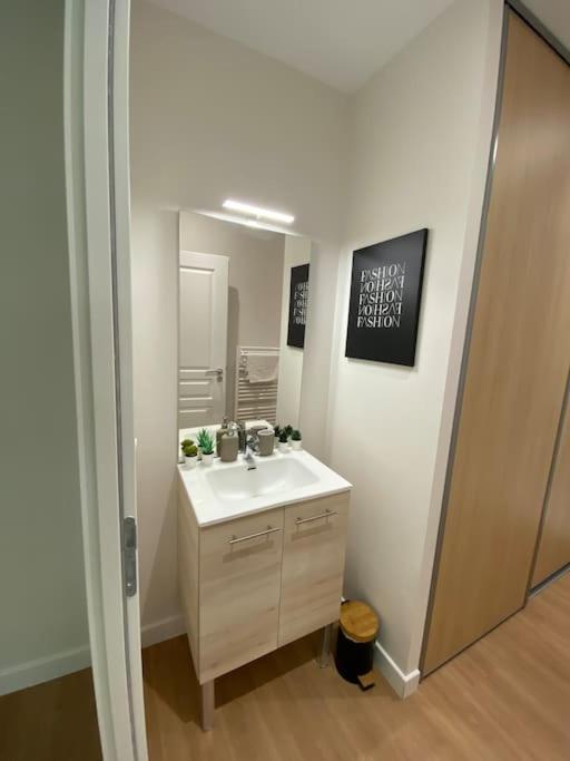 Appartement Centre-Ville * Rdc * Clim * Wifi * Haut De Gamme * 昂古莱姆 外观 照片